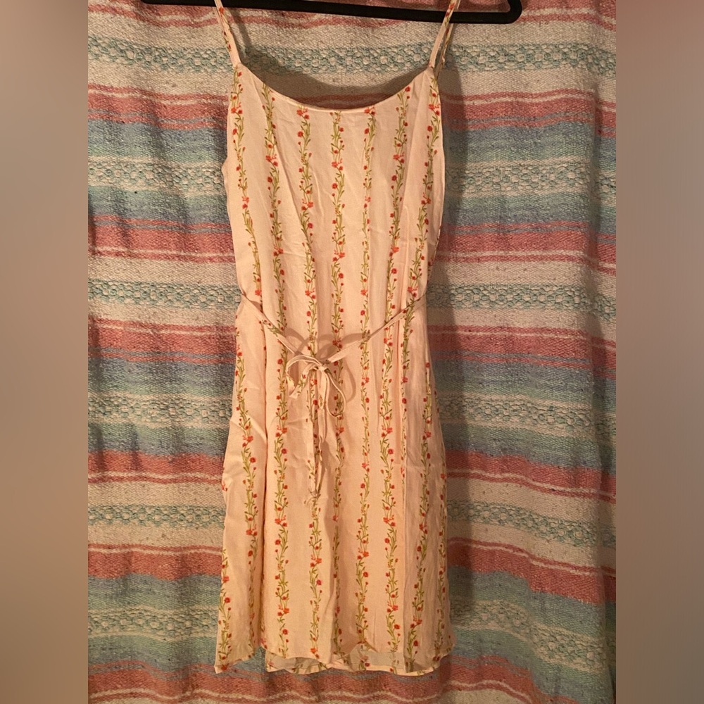 XS floral summer dress from Pacsun, never worn tags still on.